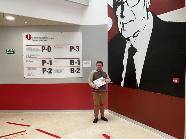 Luis Pérez de Tudela, profesor del Conservatorio de Música Maestro Jaime López de Molina de Segura, recibe el primer premio del Concurso de Composición convocado por el Conservatorio Superior de Música de Murcia - 1, Foto 1