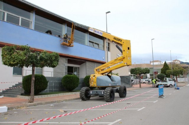 Deportes renueva el suelo de la sala polivalente y repara la fachada de la piscina cubierta, Foto 2