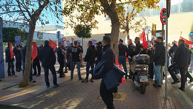 Los trabajadores de OTIS y el Frente Obrero se manifiestan en el ayuntamiento - 2, Foto 2