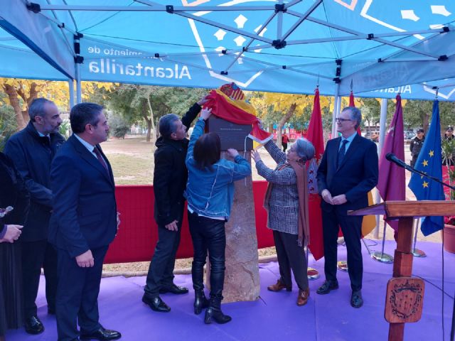 Una placa en el Parque de Aviación recuerda a los vecinos de Alcantarilla que fueron víctimas de ETA - 1, Foto 1