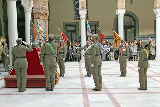 España. Sevilla. El General Cepeda Lucas, dio lectura del Real Decreto como Patrona de la Infantería la Virgen de la Inmaculada en Sevilla - 5, Foto 5