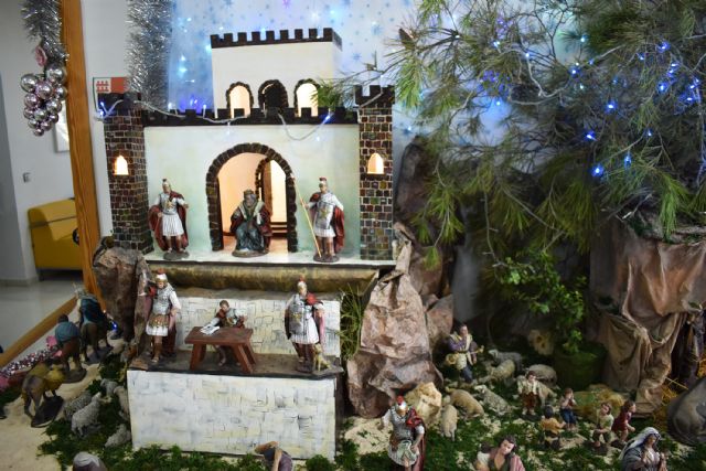 El centro social de las Personas Mayores ya disfruta de su Navidad - 1, Foto 1