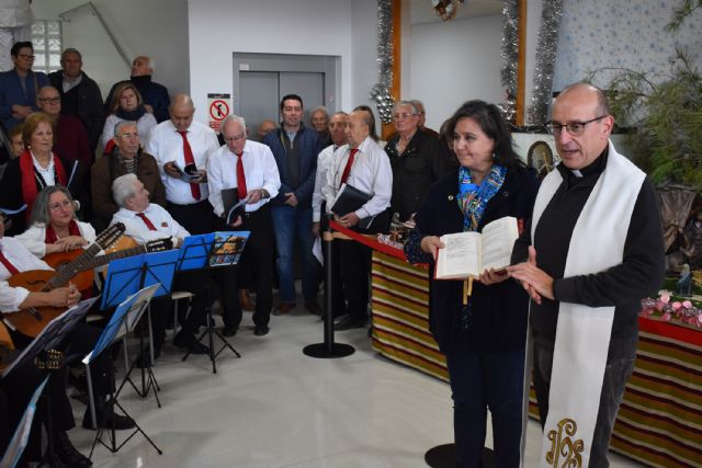 El centro social de las Personas Mayores ya disfruta de su Navidad - 3, Foto 3