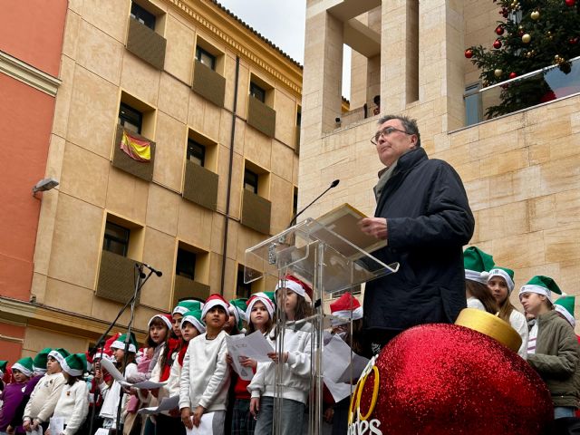 Más de 1.400 niños unen sus voces para cantar a la Navidad de Murcia en el II Encuentro Municipal de Coros Infantiles - 2, Foto 2