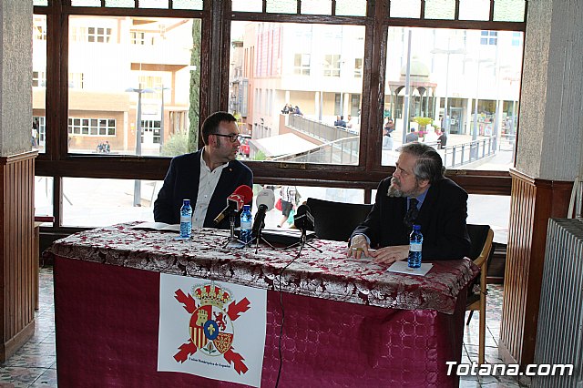 Totana acogi una Conferencia Institucional de la Unin Monrquica de España - 3