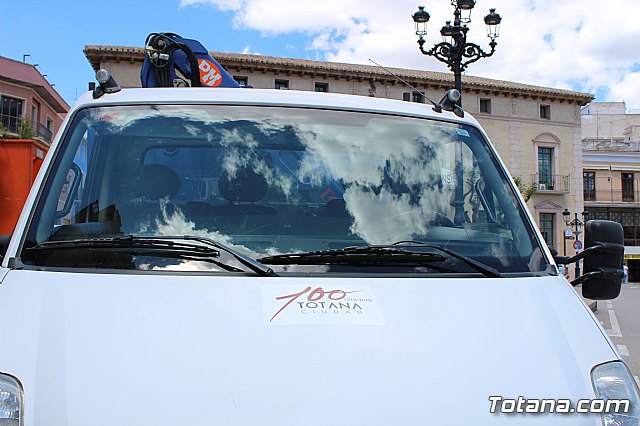 Se coloca la imagen corporativa del Centenario de la Ciudad en 6 taxis y 35 vehculos municipales para promocionar este evento histrico y cultural - 4