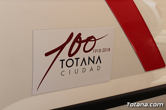 Se coloca la imagen corporativa del Centenario de la Ciudad en 6 taxis y 35 vehculos municipales para promocionar este evento histrico y cultural - 13