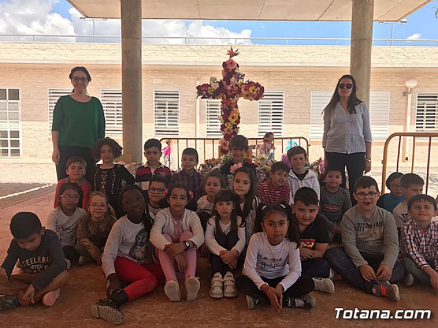 Emotivo y colorido da de La Cruz en el CEIP La Cruz de Totana - 1