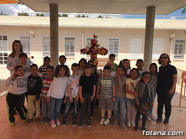 Emotivo y colorido da de La Cruz en el CEIP La Cruz de Totana - 3