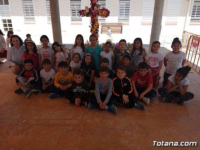 Emotivo y colorido da de La Cruz en el CEIP La Cruz de Totana - 5