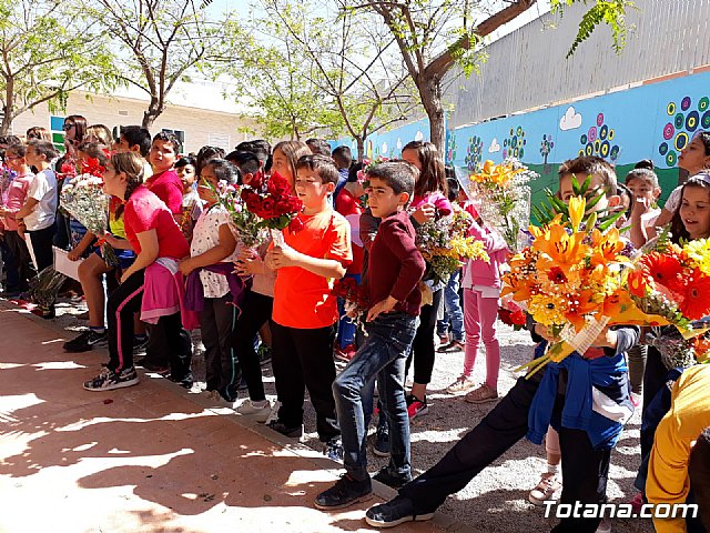 Emotivo y colorido da de La Cruz en el CEIP La Cruz de Totana - 7