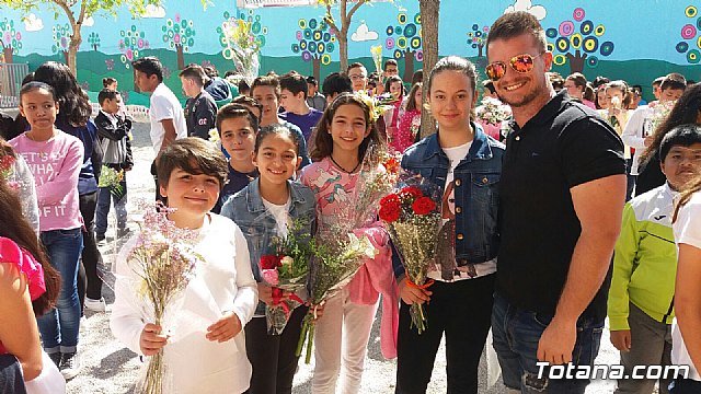 Emotivo y colorido da de La Cruz en el CEIP La Cruz de Totana - 12