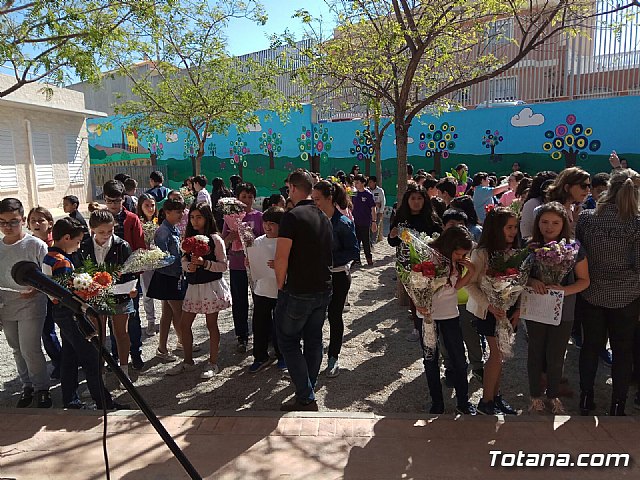 Emotivo y colorido da de La Cruz en el CEIP La Cruz de Totana - 13