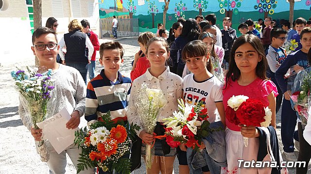 Emotivo y colorido da de La Cruz en el CEIP La Cruz de Totana - 14