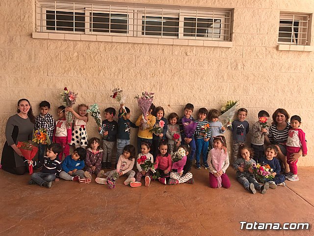 Emotivo y colorido da de La Cruz en el CEIP La Cruz de Totana - 20