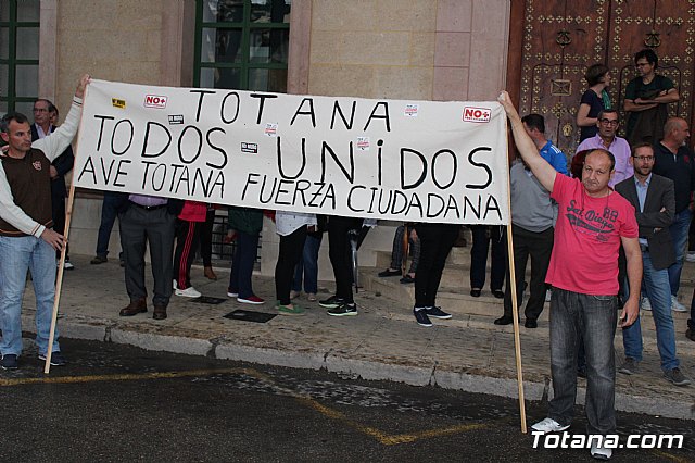 Concentracin contra el trazado del Ave (09/05/2018) - 6