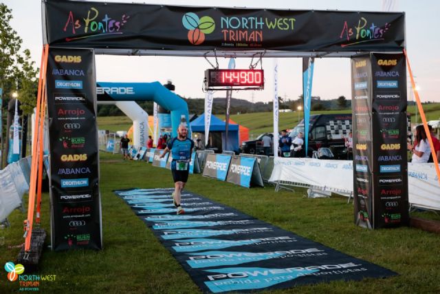 Juan Snchez, del Club Totana Triatln, consigue finalizar la prueba de distancia Ironman - 9