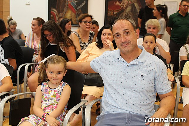 El Ayuntamiento realiza un reconocimiento institucional a los escolares de los distintos centros educativos de Totana que han obtenido buenos resultados en el programa regional de Deporte Escolar - 2