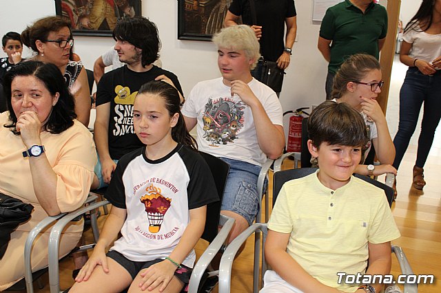 El Ayuntamiento realiza un reconocimiento institucional a los escolares de los distintos centros educativos de Totana que han obtenido buenos resultados en el programa regional de Deporte Escolar - 3