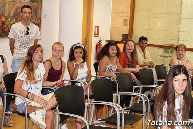 El Ayuntamiento realiza un reconocimiento institucional a los escolares de los distintos centros educativos de Totana que han obtenido buenos resultados en el programa regional de Deporte Escolar - 6