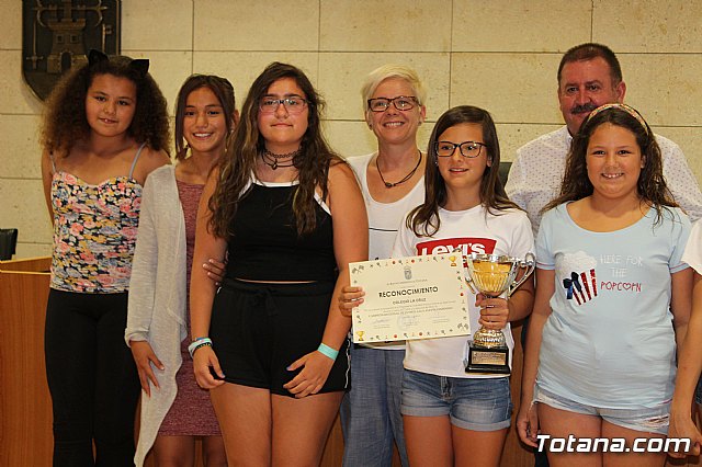 El Ayuntamiento realiza un reconocimiento institucional a los escolares de los distintos centros educativos de Totana que han obtenido buenos resultados en el programa regional de Deporte Escolar - 21