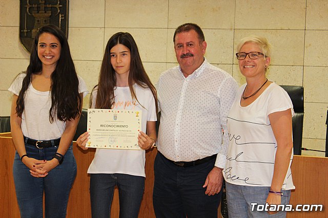 El Ayuntamiento realiza un reconocimiento institucional a los escolares de los distintos centros educativos de Totana que han obtenido buenos resultados en el programa regional de Deporte Escolar - 27