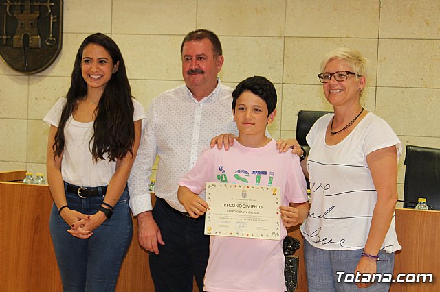 El Ayuntamiento realiza un reconocimiento institucional a los escolares de los distintos centros educativos de Totana que han obtenido buenos resultados en el programa regional de Deporte Escolar - 29
