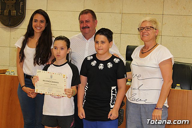 El Ayuntamiento realiza un reconocimiento institucional a los escolares de los distintos centros educativos de Totana que han obtenido buenos resultados en el programa regional de Deporte Escolar - 31