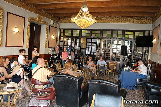 Unicornios Urbanos, de Adrin Molino - 1