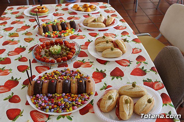Unos 60 niños y niñas participan este mes en el Taller de Cocina Creativa y Divertida - 1