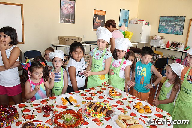 Unos 60 niños y niñas participan este mes en el Taller de Cocina Creativa y Divertida - 13