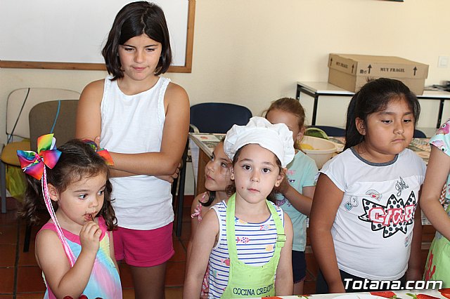 Unos 60 niños y niñas participan este mes en el Taller de Cocina Creativa y Divertida - 14