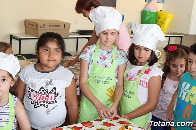 Unos 60 niños y niñas participan este mes en el Taller de Cocina Creativa y Divertida - 15