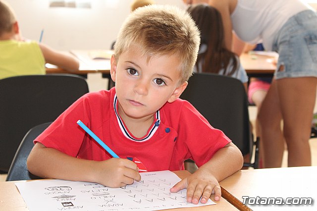Un total de 13 niños participan en la Escuela de Verano 