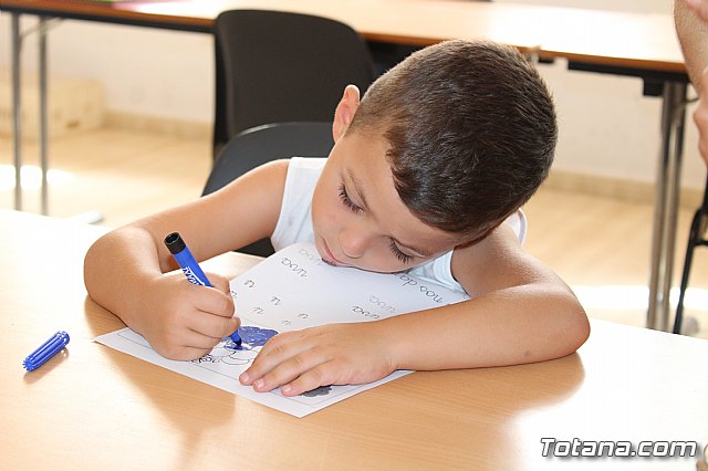 Un total de 13 niños participan en la Escuela de Verano 