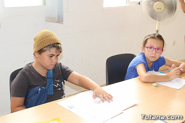 Un total de 13 niños participan en la Escuela de Verano 