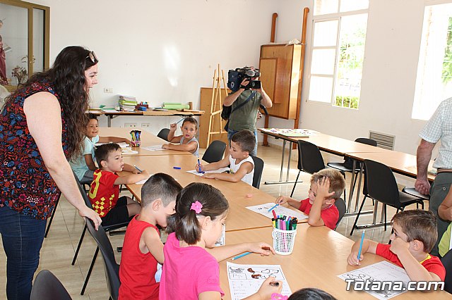 Un total de 13 niños participan en la Escuela de Verano 