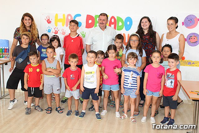 Un total de 13 niños participan en la Escuela de Verano 