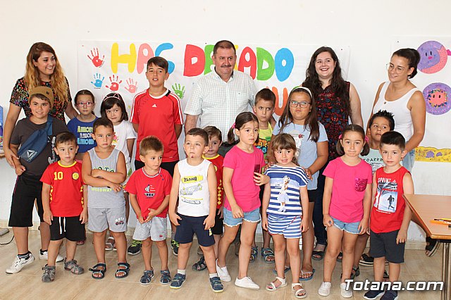 Un total de 13 niños participan en la Escuela de Verano 