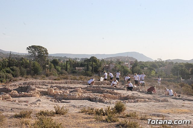 Unos 20 voluntarios participan en el V Campo de Trabajo Arqueolgico de “Las Cabezuelas”, que se celebra hasta el 3 de agosto - 1