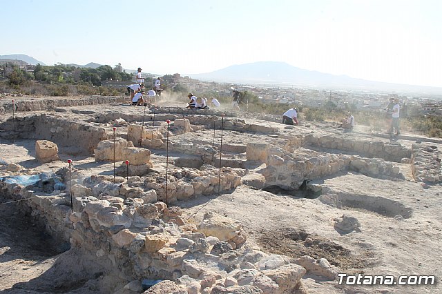 Unos 20 voluntarios participan en el V Campo de Trabajo Arqueolgico de “Las Cabezuelas”, que se celebra hasta el 3 de agosto - 20