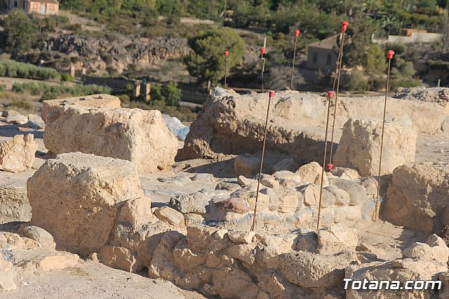Unos 20 voluntarios participan en el V Campo de Trabajo Arqueolgico de “Las Cabezuelas”, que se celebra hasta el 3 de agosto - 14
