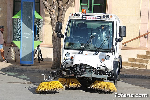 Se presenta la nueva maquinaria adquirida por la concesionaria del servicio de limpieza viaria y recogida de residuos slidos urbanos - 4