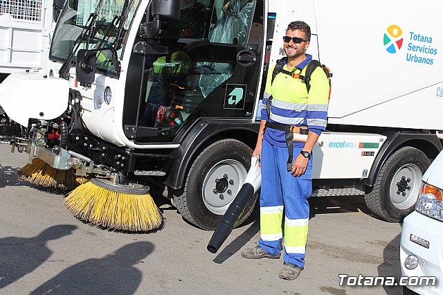 Se presenta la nueva maquinaria adquirida por la concesionaria del servicio de limpieza viaria y recogida de residuos slidos urbanos - 14