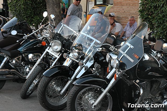 Totana Custom realiz su tradicional ofrenda a Santiago Apstol, patrn de Totana - 3