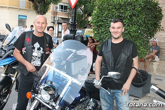 Totana Custom realiz su tradicional ofrenda a Santiago Apstol, patrn de Totana - 27