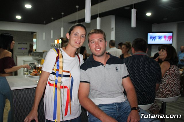 Abre sus puertas Las Lomas Caf Bar - 12