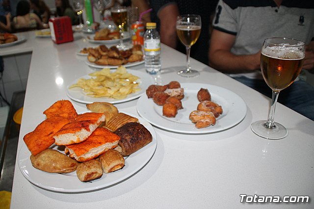 Abre sus puertas Las Lomas Caf Bar - 13