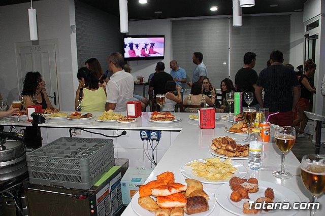 Abre sus puertas Las Lomas Caf Bar - 14