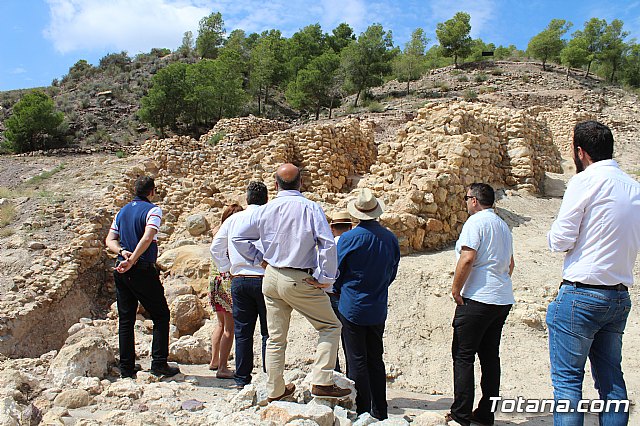 Ciudadanos reitera su apoyo a la preservacin y puesta en valor de nuestro patrimonio durante su visita al yacimiento argrico de La Bastida en Totana - 40